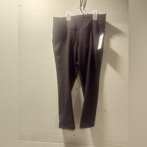 Old Navy Womens size Large Black Crop Elevate Leggings